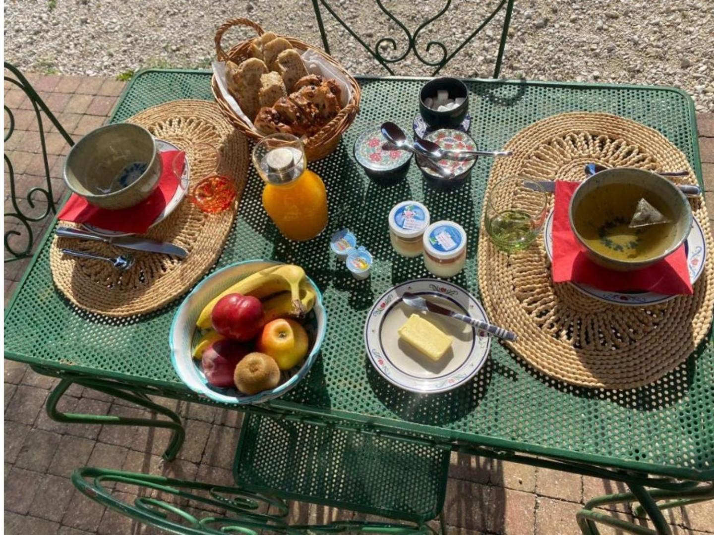 Chez Karine Bed & Breakfast Ceyzerieu Exterior photo